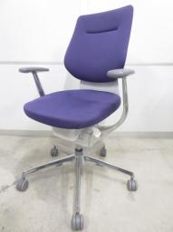 【イスとひとつになれるような新感覚！】■コクヨ　イングチェア　肘付　ディープパープル　背クッション　ポリッシュ脚【KOKUYO　ing】【ABW】