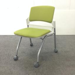 【キャスター付きで使いやすい！ミーティングに最適！】■ウチダ(UCHIDA)製　MF-180シリーズ　スタッキングチェア　ミーティングチェア　■キャスター付き　■モスグリーン×ホワイトシェル