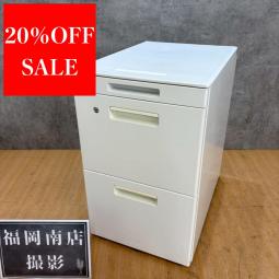 《在庫入替セール ㉕/10》コクヨ製の３段ワゴン【GTシリーズ/ホワイト※全体的に日焼けあり】が値下されました！ ＊良品を格安で！「オフィスバスターズ福岡南店」は、福岡を拠点として、全国へ中古オフィス用品・オフィス家具を提供しております