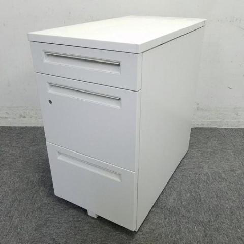 【在庫入替セール】【2台限定】【★脇机が大量入荷★】◆ウチダ/スカエナ Kタイプ 配線カバー キャスター無し 中古 オフィスバスターズ【T1】