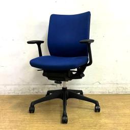 【在庫入替セール】【2020年製】オカムラ　ヴィスコンテ　ローバックモデル　デザインアーム（固定肘）　ブルー　背クッション　スタンダードタイプ