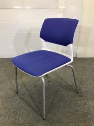 【在庫入替の為、お安く！】【重ねて収納可能！スペースの削減にお勧めなスタッキングチェア！】■コクヨ（KOKUYO）製　CK-160　スタッキングチェア　ミーテイングチェア　■背カバーあり　■ブルー×ホワイトシェル