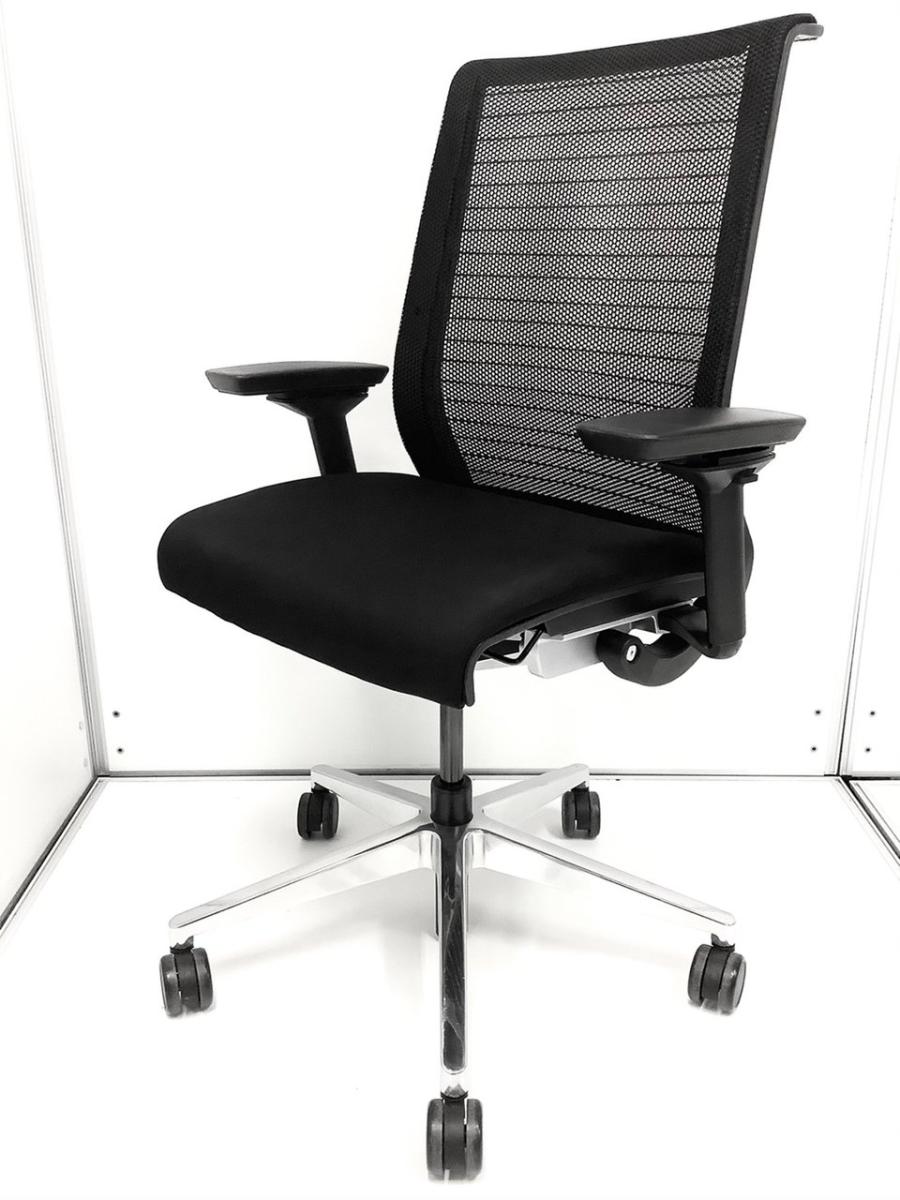 【あなたの座るを考える！ワイヤー構造が体を支える】■スチールケース（Steelcase）製　シンク（think）チェア　肘付ハイバック　■可動肘　■ブラック【入替セールにつき20%OFF！】
                        シンクチェア（旧モデル）
                                    中古
            