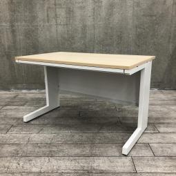 【幅1200でコンパクト！人気の清潔感あるホワイトカラー！】■内田洋行（UCHIDA）製　スカエナシリーズ　平机　引き出し付　W1200×D700mm　■天板：木目ナチュラル×ホワイト【IB】