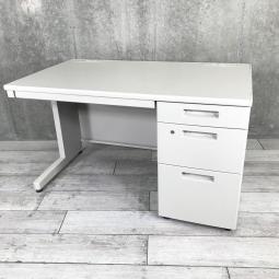 【スタンダードなデザインで高品質・コンパクトなサイズ感！収納力を備えたキャビネット一体型の片袖スチールデスク 】■コクヨ（KOKUYO）製　BS+シリーズ　片袖デスク　W1200×D700mm　■シリンダー錠　■ニューグレーオフィスバスターズ　水戸サテライト　日立市、常陸太田市、高萩市、北茨城市、常陸大宮市、大子町 ひたちなか市