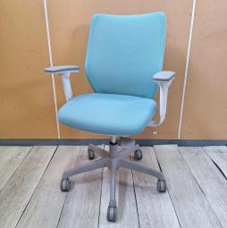 【在庫入替セール品！】　コンパクトメッシュチェア！/オススメ(おすすめ) /人気商品【弊社使用欄：A00984873】■オカムラ/CG-M/セージ色(水色)