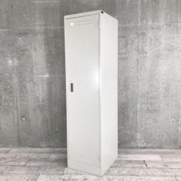 【安心の国内メーカー！掃除用具入れにもおすすめ！】■コクヨ（KOKUYO）製　LKロッカーシリーズ　1人用更衣ロッカー　縦型ロッカー　W455mm　■ニューグレー　■シリンダー錠　【弊社使用欄：A01026850】【KN】