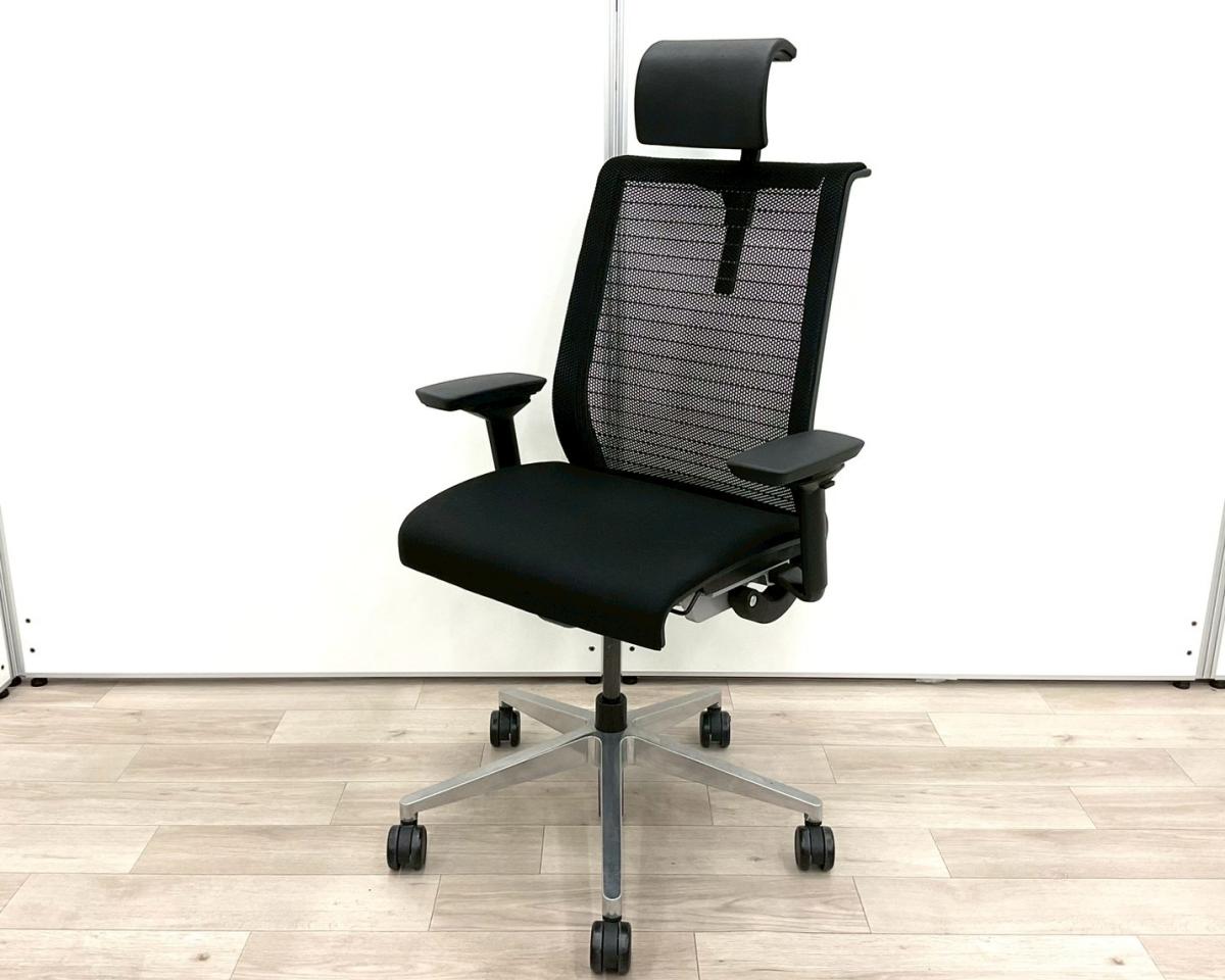 【あなたの座るを考える！ワイヤー構造が体を支える、有名海外メーカー製の定番チェアが入荷！】■スチールケース(Steelcase)製　シンク(think)チェア　肘付ハイバック　背面メッシュ　■可動肘・ヘッドレスト付き　■ブラック【弊社使用欄：A01056431】【SN】
                        シンクチェア（旧モデル）
                                    中古
            