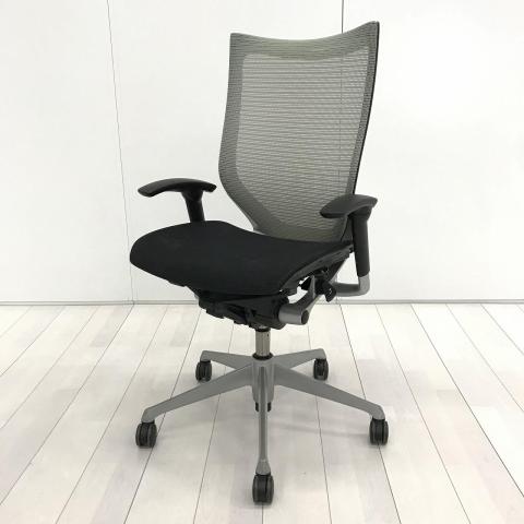 ■オカムラ(okamura)製　■バロン(Baron)チェア　■ライトグレー×ブラック　■肘付き/可動肘　■ハイバック　■背・座面/メッシュ　■■オススメ/大人気/定番商品　【弊社使用欄：A01057978】