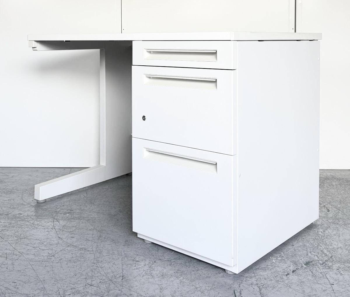 【省スペースに設置できる！コンパクトサイズ！】■ウチダ　スカエナシリーズ　片袖デスク　W1000×D600㎜　ホワイト　シリンダー錠　引出し右袖3段★
                        スカエナ
                                    中古
            
