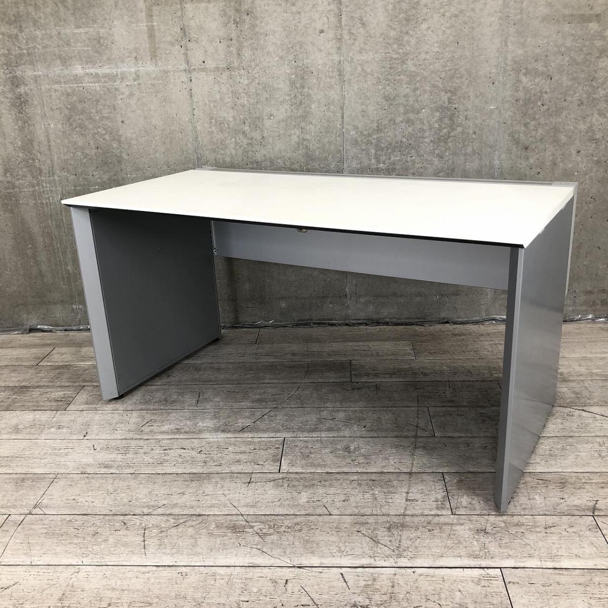 【在庫セール品・2台限定】【T2】■コクヨ（KOKUYO）製　ワークヴィスタシリーズ　片面フリーアドレスデスク　W1400×D720㎜　■天板ホワイト　パネル脚シルバー【ゆとりのあるワークスペースで作業効率アップ！】
                        ワークヴィスタ
                                    中古
            