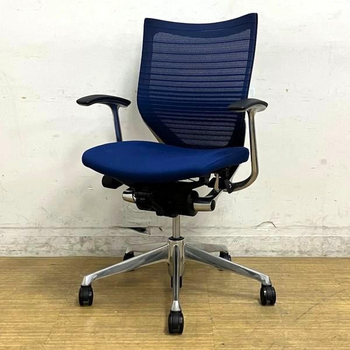 人気のロングセラーシリーズ　オカムラ　バロンチェア　ローバック　座クッション　背メッシュ（グラデーションサポートメッシュ）　デザインアーム（固定肘）　ミディアムブルー　ポリッシュ脚
                        バロンチェア
                                    中古
            