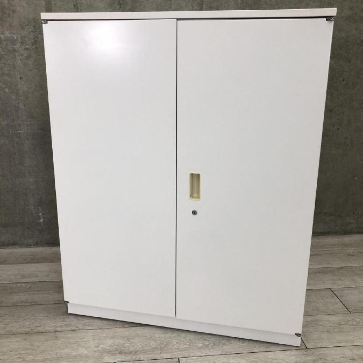 オフィス収納の定番商品！観音開きタイプのため収納物が確認しやすい！メイドインジャパンの高品質！
■イトーキ/シンライン/ホワイト　白天板付
                        シンライン
                                    中古
            