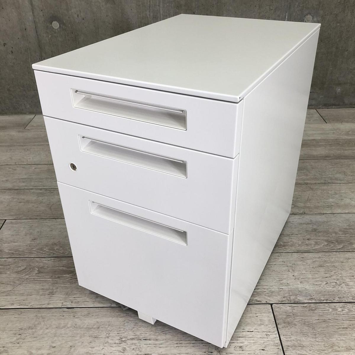 【シンプルなデザインはどんな空間にもマッチします！平机のお供としてもオススメ！】■イナバ（Inaba）製　Sワゴンシリーズ　3段ワゴン　デスクインワゴン　■シリンダー錠　■ホワイト
                        Sワゴン シリーズ
                                    中古
            