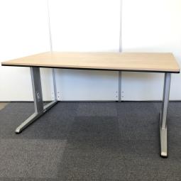 【幅1500mmと2～4名での使用がオススメです！】オカムラ製　リフティオ　ナチュラル　ミーティングテーブル　中古家具　九州最大級　《オフィスバスターズ福岡博多店は、福岡を拠点として、日本全国へ中古オフィス用品・オフィス家具を提供しております》