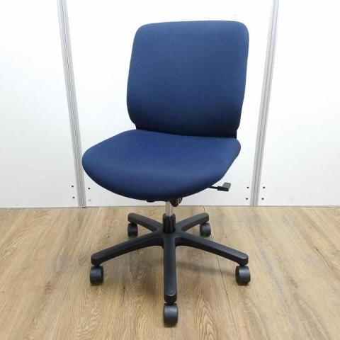 【中古】トルテR  イトーキ（ITOKI） 肘無ローバックチェア