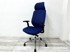 【定価約14万円】【前傾チルト機能付き】【頭を支えてくれるヘッドレスト付き！オカムラで人気なシルフィチェア入荷！】■オカムラ(okamura)製　シルフィ(Sylphy)チェア　肘付き　ハイバック　　■固定肘　■ブルー