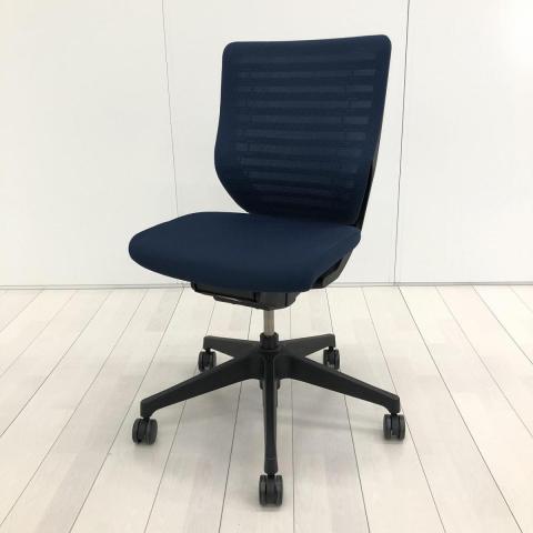 【姿勢の変化をサポート！操作レスで体格にマッチする定番チェア！】■イトーキ(ITOKI)製　エピオス(epios)チェア　肘無　ローバック　メッシュバックタイプ　■ネイビーブルー×ブラックシェル【弊社使用欄：A01057676 】