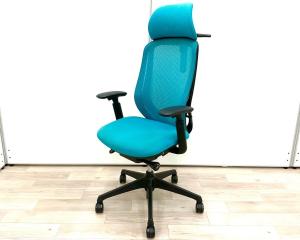 【新品ヘッドレスト！】■Okamura/オカムラ　■シルフィーメッシュ　■ライトブルー　■固定ヘッドレスト付き　■ハンガー付き　■肘付き/可動肘　■背面/メッシュ　■オススメ/大人気/定番商品　【弊社使用欄：A01040841】