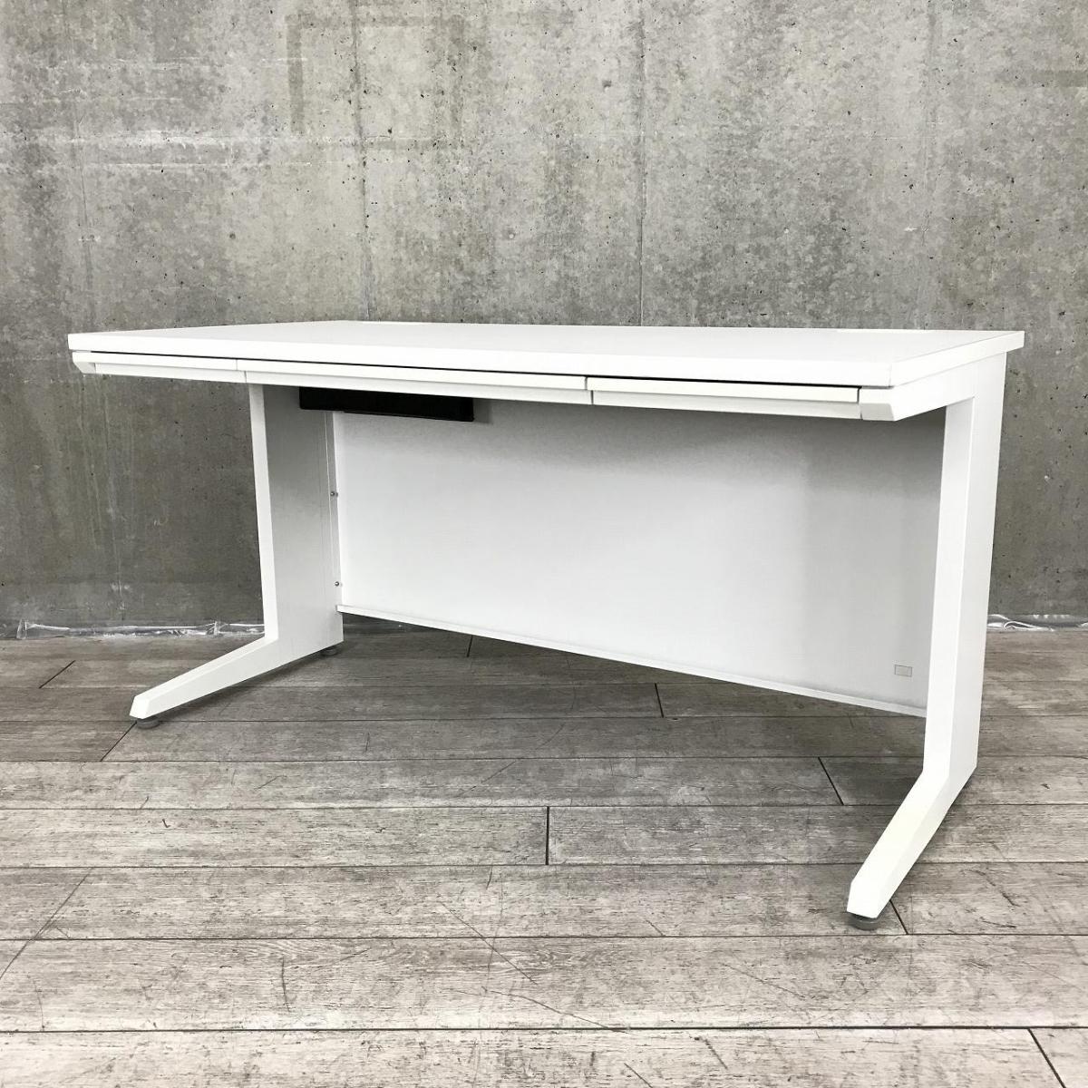 【定価11万円】【ゆとりのあるワークスペースで作業効率アップ！】■オカムラ（okamura）　アドバンス（ADVANCE）シリーズ　平机　引き出し付き　W1400×D700×H720mm　■ホワイト ※日焼けあり
                        アドバンス
                                    中古
            