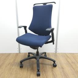 ★【T2】【商品入替のため、残り6脚限り】製　エフ　ネイビーブルー　ブラックフレーム　肘付き　ハイバック　クロスバック　コートハンガー付　アジャスタブル※可動肘　姿勢の変化にフレキシブルに対応！　スタイリッシュで座り心地も抜群！　高機能チェア！　肘付きハイバックチェア！！