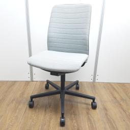 【インテリア発想から生まれた人気タスクチェアー！】■コクヨ(KOKUYO)製　ファブレ(FABRE)チェア　■ファブリック/ストライプタイプ　■ライトグレー オフィスバスターズ　水戸サテライト　水戸市、日立市、ひたちなか市、鹿嶋市、神栖市、牛久市、古河市、結城市、東海村、つくば市