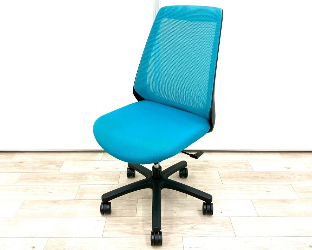 ■ITOKI/イトーキ　■ノナ(nona)チェア　■ストロングブルー×ブラックシェル　■肘無し　■背面/メッシュ　■樹脂脚　■ハイバック　■オススメ/大人気/定番商品【弊社使用欄：A01057984】
                        ノナ
                                    中古
            