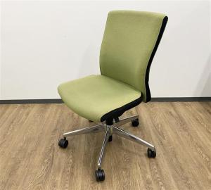 【ワンランク上の快適なクッション性！　厚めなクッション生地による高品質な座り心地でデスクワークをサポート！】■コクヨ（KOKUYO）　プントチェア（PUNTO）　肘無ハイバック　■リーフグリーン【入替セールにつき２０%OFF！】