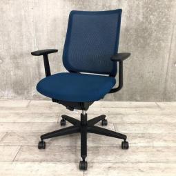 【テレワークにも最適！快適な座り心地と充実機能！】/オススメ(おすすめ) /人気商品【弊社使用欄：A01058024】■コクヨ（KOKUYO）製　ミトラ（Mitra）チェア　肘付き　ローバック　背面メッシュ　■ブルー×ブラックシェル