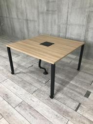 【使い方は自由自在！フレキシブルなレイアウト変更にも対応！】■コクヨ（KOKUYO）製　ワークフィット（WORKFIT）シリーズ　ワークテーブル　■ケーブルカバー付　■W1200×D1200×H720mm　■キャスター付　■木目調ナチュラル【2602】弊社使用欄【A01058358】