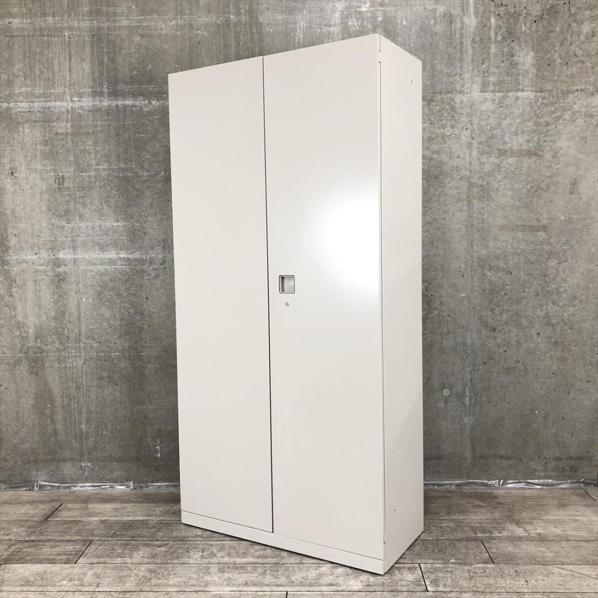 【定価約19万円】【収納力抜群！1台で】■オカムラ製　レクトライン　ハイキャビネット 両開き　■グレー　■幅900×奥行き450×高さ1800㎜
                        レクトライン
                                    中古
            