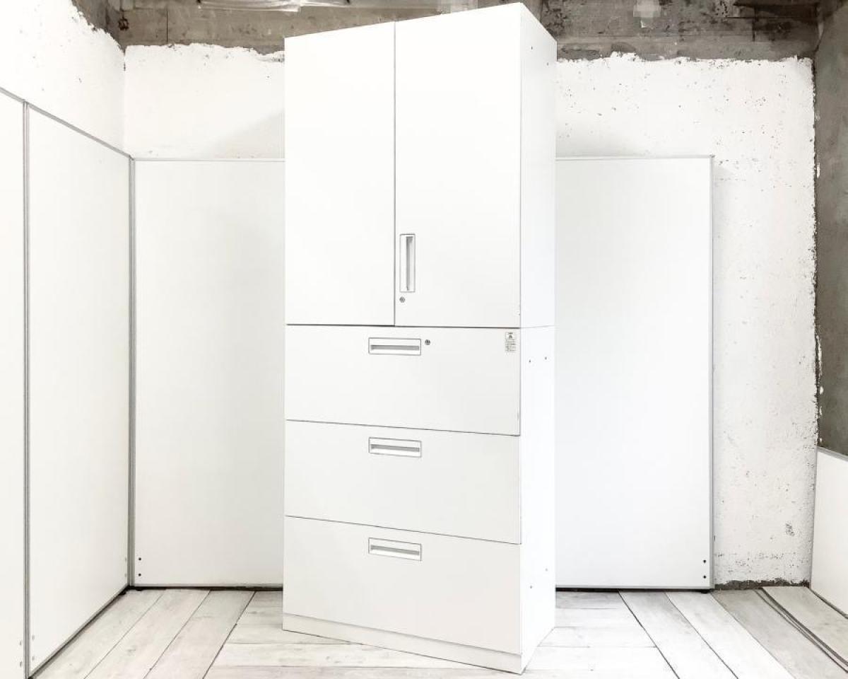 【収納量抜群の書庫セット！観音開き＋引き出しタイプの人気の組み合わせ！】■コクヨ（KOKUYO）製　 エディアシリーズ（EDIA）　両開き＋3段ラテラル　書庫セット　ハイキャビネット　■ホワイト　■シリンダー錠 【AD】
                        エディア
                                    中古
            