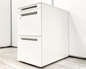 【高品質！スタイリッシュなデザインで使いやすい！】■オカムラ　アドバンスシリーズ　3段ワゴン　ホワイト　H650mm　■リピーター様続出！当店一番人気のデスクワゴン！【ハイワゴン】