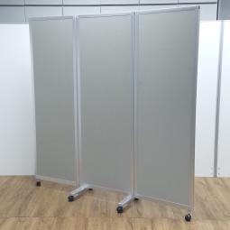 ★イトーキ製　グレー　W1800×H1800サイズ　クロスパネル　キャスター付で便利に使える！　希少な3つ折りパーテーション！　折り畳み式間仕切り！　3連パーティション！！