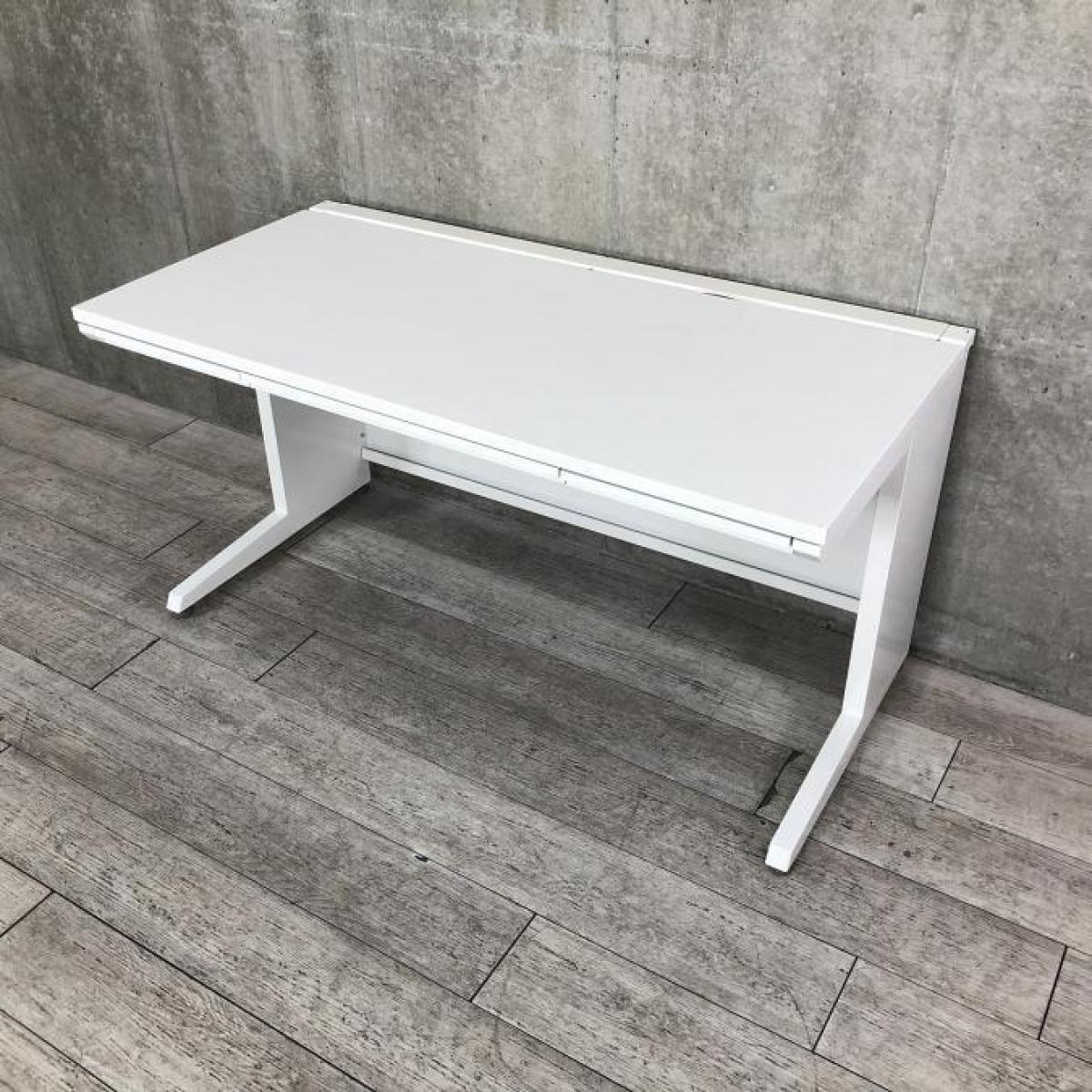 【幅広いワークスペースで作業効率アップ！引き出し付きタイプで収納も可能！】■オカムラ（okamura）製　アドバンス（ADVANCE）シリーズ　平机　W1400×D800×H720mm　■引き出し付き　■ホワイト
                        アドバンス
                                    中古
            