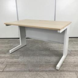 【国産人気平デスク！大人気ウチダ製のスカエナシリーズ平机(W1200×D700)が入荷！】■ウチダ(UCHIDA)製　スカエナシリーズ　平机　(W1200×D700)　■木目ナチュラル オフィスバスターズ　水戸サテライト　水戸市、日立市、ひたちなか市、鹿嶋市、神栖市、牛久市、古河市、結城市、東海村、つくば市