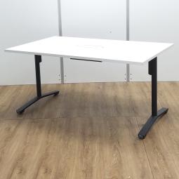 ★コクヨ製　ビエナ　ホワイト　W1500サイズ　W1500xD900xH720　配線口付　T字キャスター・シルバー脚　休憩室や工場などのリニューアルなどにもおすすめです！　人気のホワイト天板！　使い勝手の良い横幅1500タイプ！　2～4人での会議におすすめ！　ミーティングテーブル！！