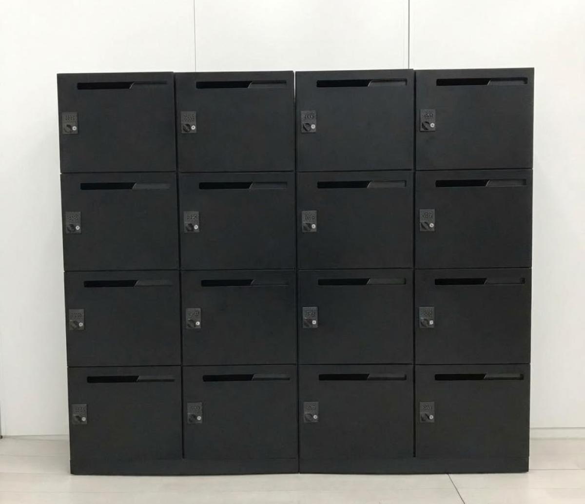 2台1セット！1台で8人分の収納可能なモバイルロッカー！増員・拠点開設に！/オススメ(おすすめ) /人気商品【弊社使用欄：A01058049】■コクヨ（KOKUYO）製　エディア（EDIA）シリーズ　8人用パーソナルロッカー　■投函口付　■ダイヤル錠　■ブラック
                        エディアロッカー
                                    中古
            