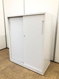 【使い勝手抜群！】天板付きの2枚引き戸書庫が入荷！A4ファイルを3段収納可能！
■内田洋行/HS（ハイパーストレージ）/ホワイト　2枚引き違いキャビネット