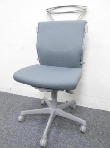 【中古】エスクード  オカムラ（okamura） 肘無ローバックチェア