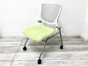 【定価約8万円】【長時間の打合せの疲労軽減！人気シリーズネスティングチェアの入荷です】■オカムラ　グラータ　ネスティングチェア 　■ライトグリーン　■日焼けあり
