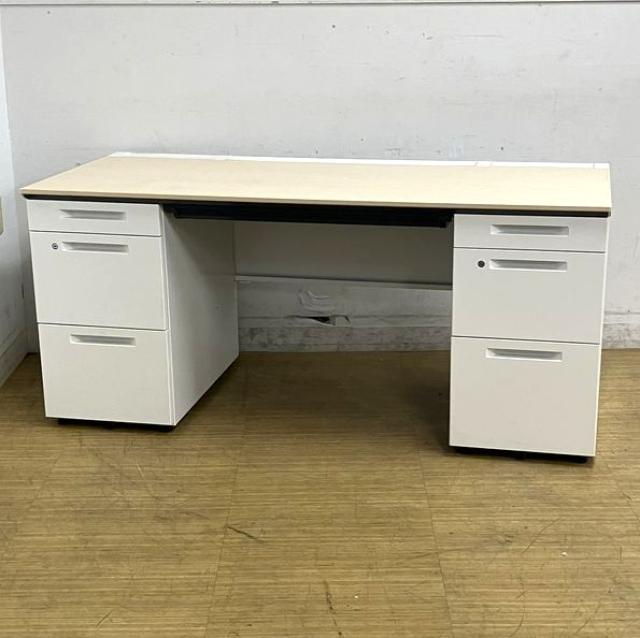 W1600の大きめサイズのデスク　コクヨ　iSシリーズ　両袖机　鍵付き　シリンダー錠　天板：ホワイトナチュラル（M10）　※右・左で引き出しの仕様が若干異なります