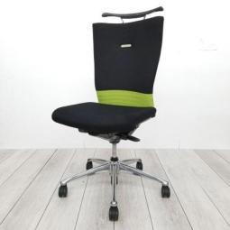 男性にお勧めなオフィスチェア入荷！中古　高級チェア　ハンガー付き　オフィスチェア　テレワーク用　オカムラ　okamura　フィーゴ　シームレス【T2】