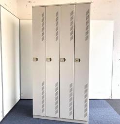 【在庫入れ替え】【幅900㎜に４人分！衣類や個人の荷物の管理に便利な縦型ロッカー！】■イトーキ（ITOKI）製　LFシリーズ　4人用更衣ロッカー 　W900×D515×H1790㎜　■シリンダー錠　■グレー【T2】