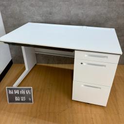 【南】コクヨ製の片袖デスク(事務机)【isシリーズ】が入荷しました！　＊熊本市で、中古オフィス用品・オフィス家具をお探しなら「オフィスバスターズ熊本サテライト店」へ＊※サテライトは商談スペースのみの為、在庫は福岡の在庫を掲載しております。商品につきましてはお電話にてお問い合わせください。＊