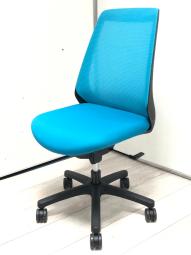 【オシャレなデザインで通気性の良いメッシュチェア！】■イトーキ　ノナチェア 　ストロングブルー　■理想的な作業姿勢で快適な座り心地！【ITOKI　nona】