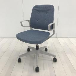 【柔らかく優しい座り心地！おしゃれなデザインで様々な空間にフィット！】■イトーキ（ITOKI）レヴィ（levi）シリーズ　■ミーティングチェア肘付　5本脚　■ライトグレー【HU】【関東倉庫在庫品】【弊社使用欄：A00994108】