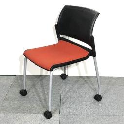 【フレキシブルに使えます！】■ウチダ　スタッキングチェア　キャスター付　オレンジ　ネスティングチェア　■コレは便利！水平・垂直2パターンの収納が可能！