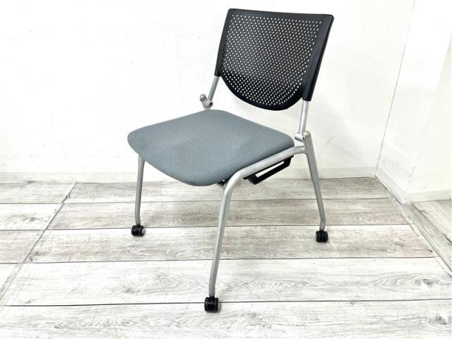 【中古】プロスタック  オカムラ（okamura） スタッキングチェア