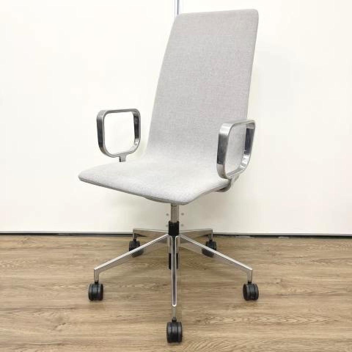 【高級感のあるオシャレなデザイン！】■ウチダ　ルタチェア　肘付　グレイ　■ワンランク上の空間づくりに！【UCHIDA　RUTA】【ABW】★
                        RUTA(ルタ)
                                    中古
            